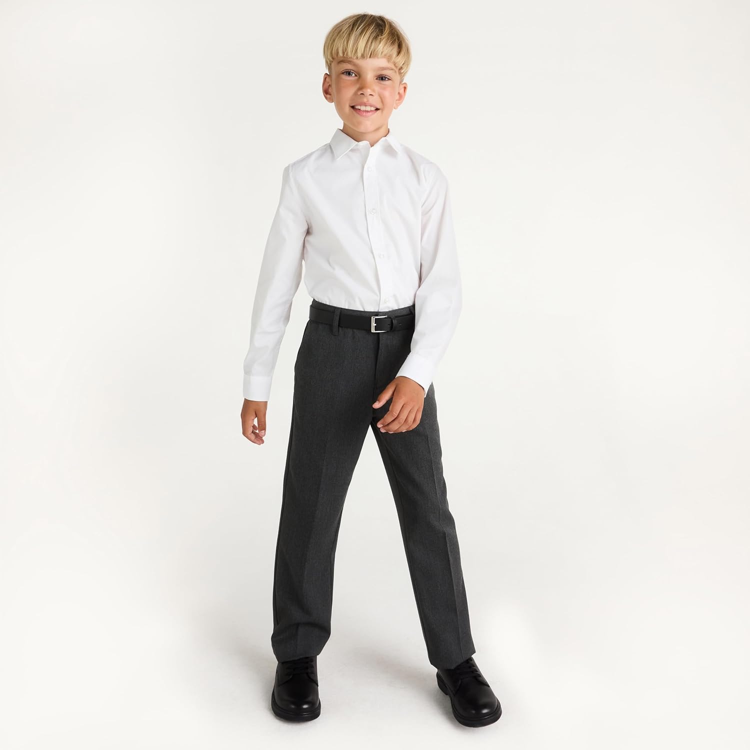 Detalle de Amazon Essentials Boys' School Uniform Trousers, Pack of 2