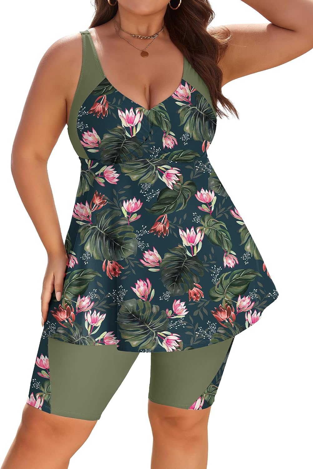 Detalle de Arolina Plus Size Modest Tankini with Shorts – Two-Piece Swimsuit for Full Figure
