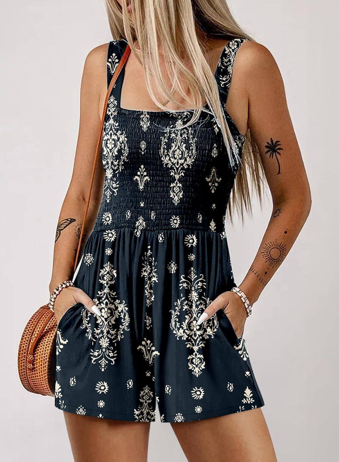 Detalle de Dokotoo Women's Summer Casual Smocked Rompers Jumpsuit – Square Neck, Sleeveless, Loose Fit