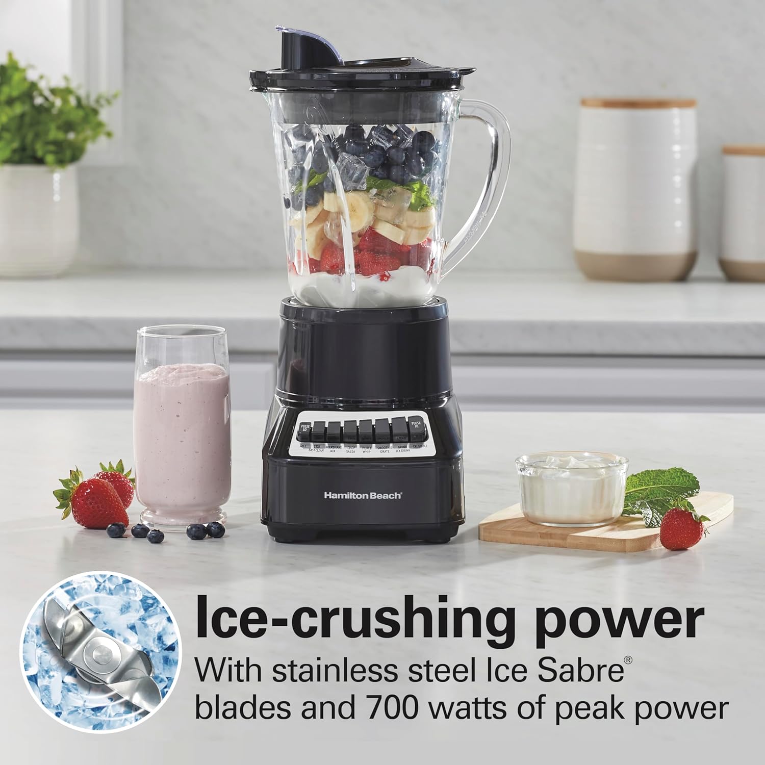 Detalle de Hamilton Beach Wave Crusher Blender (54220): 700W, 40 oz Glass Jar, 14 Functions