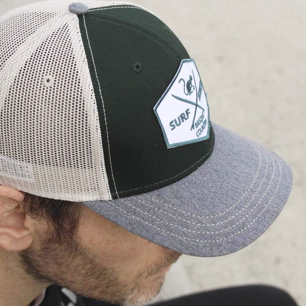 Detalle 2 de Cappellino Verde Trucker Surf Monkey con visiera semi-curvata