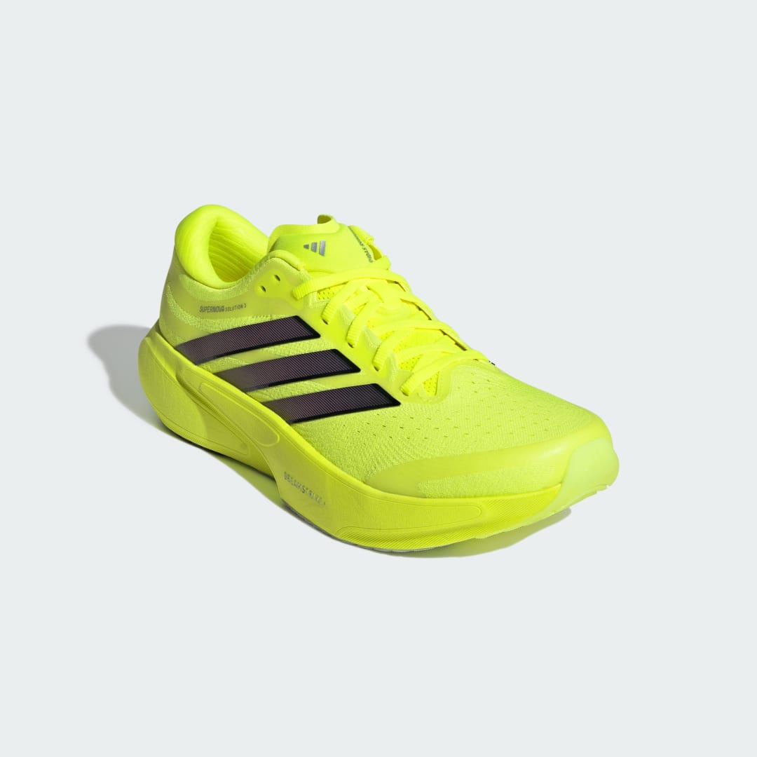 Detalle 2 de Adidas Zapatilla de Running Supernova Solution 3 — Amarillo