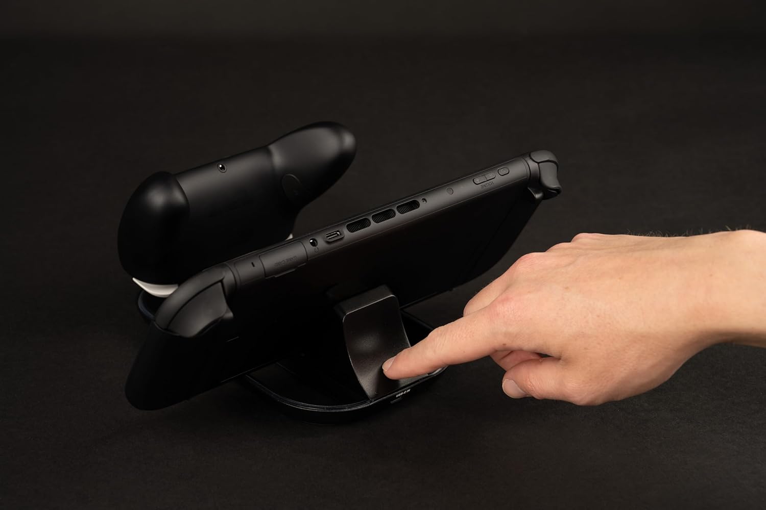 Thumbnail 5 de Nacon supporto di ricarica per controller Nintendo Switch 2 e Switch Pro