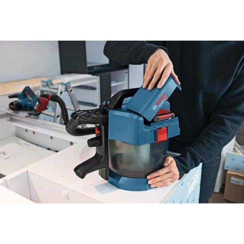 Detalle de Aspiradora Industrial Bosch GAS 18V-10 L Professional: libertad sin cables para polvo y líquidos