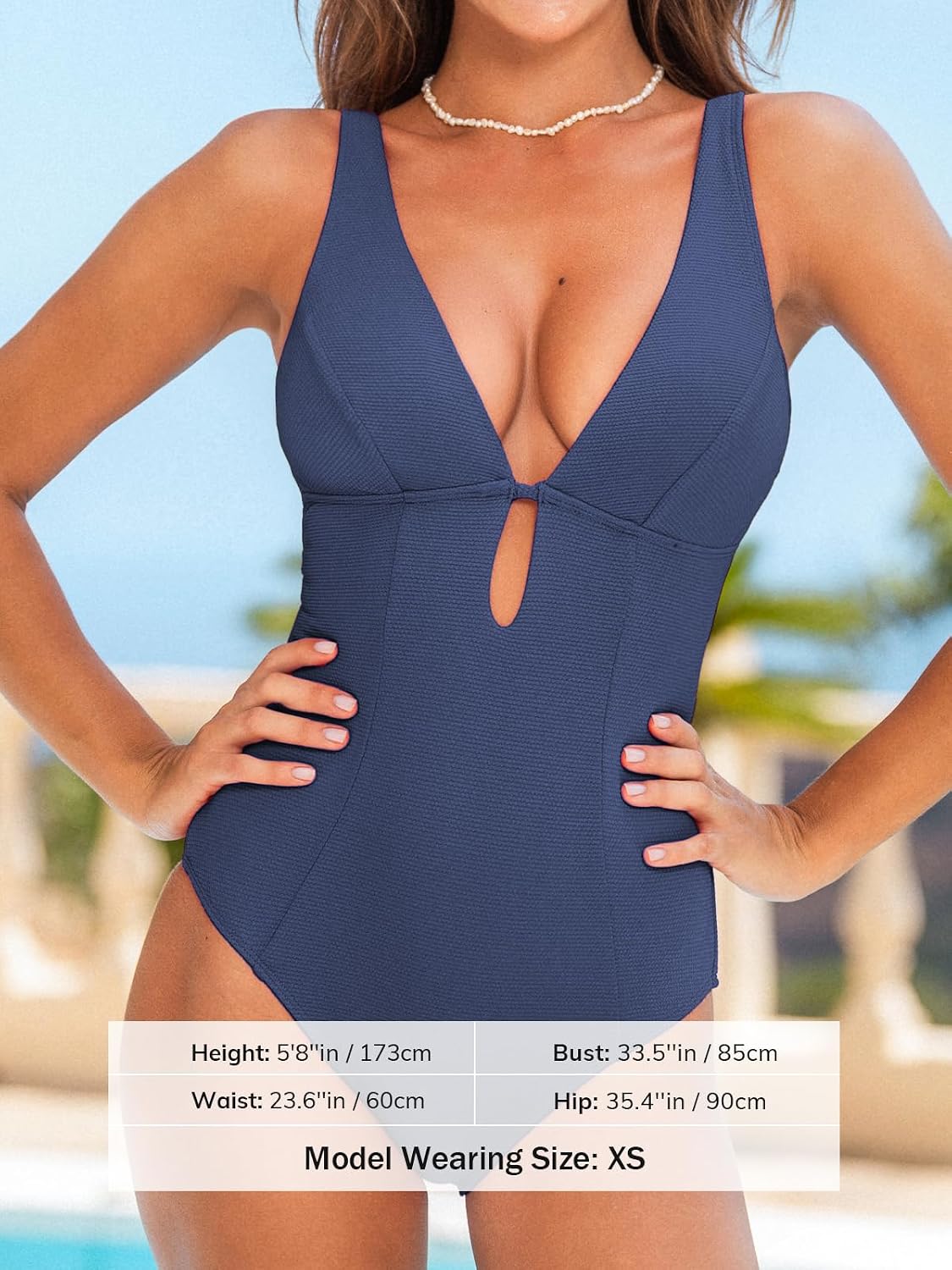 Detalle de CUPSHE Maillot de bain une pièce à col en V profond et découpe en O – élégance et confort printemps-été