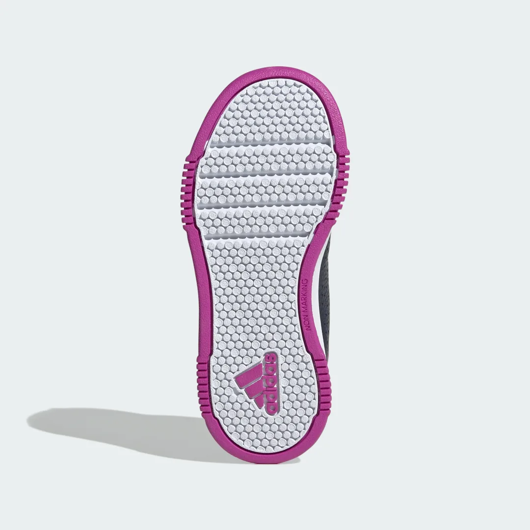 Detalle de Adidas Tensaur Hook and Loop: zapatilla de entrenamiento azul con cierre de gancho y bucle