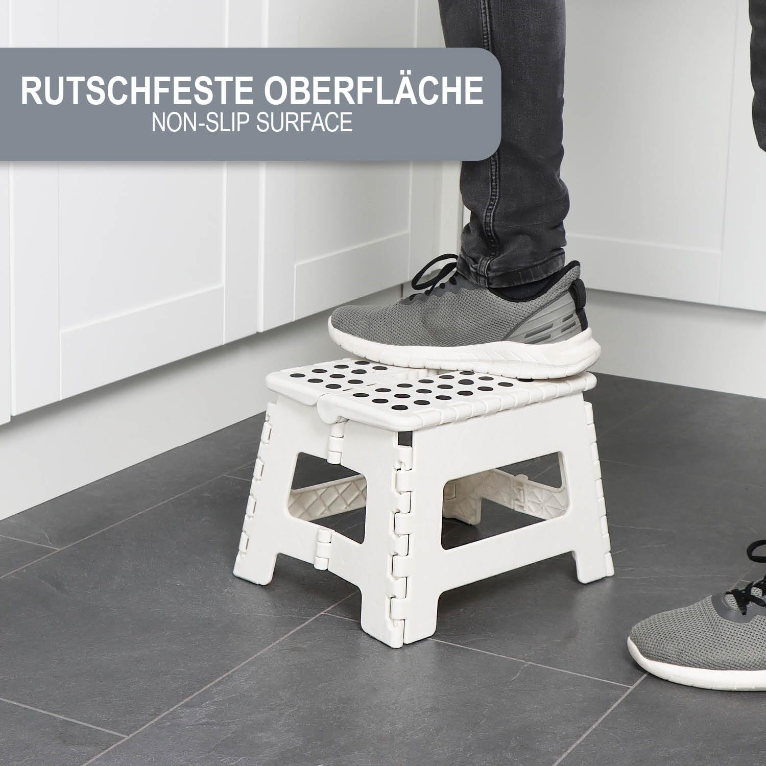 Detalle 2 de COM-FOUR® Escalón Plegable Antideslizante - Taburete Portátil