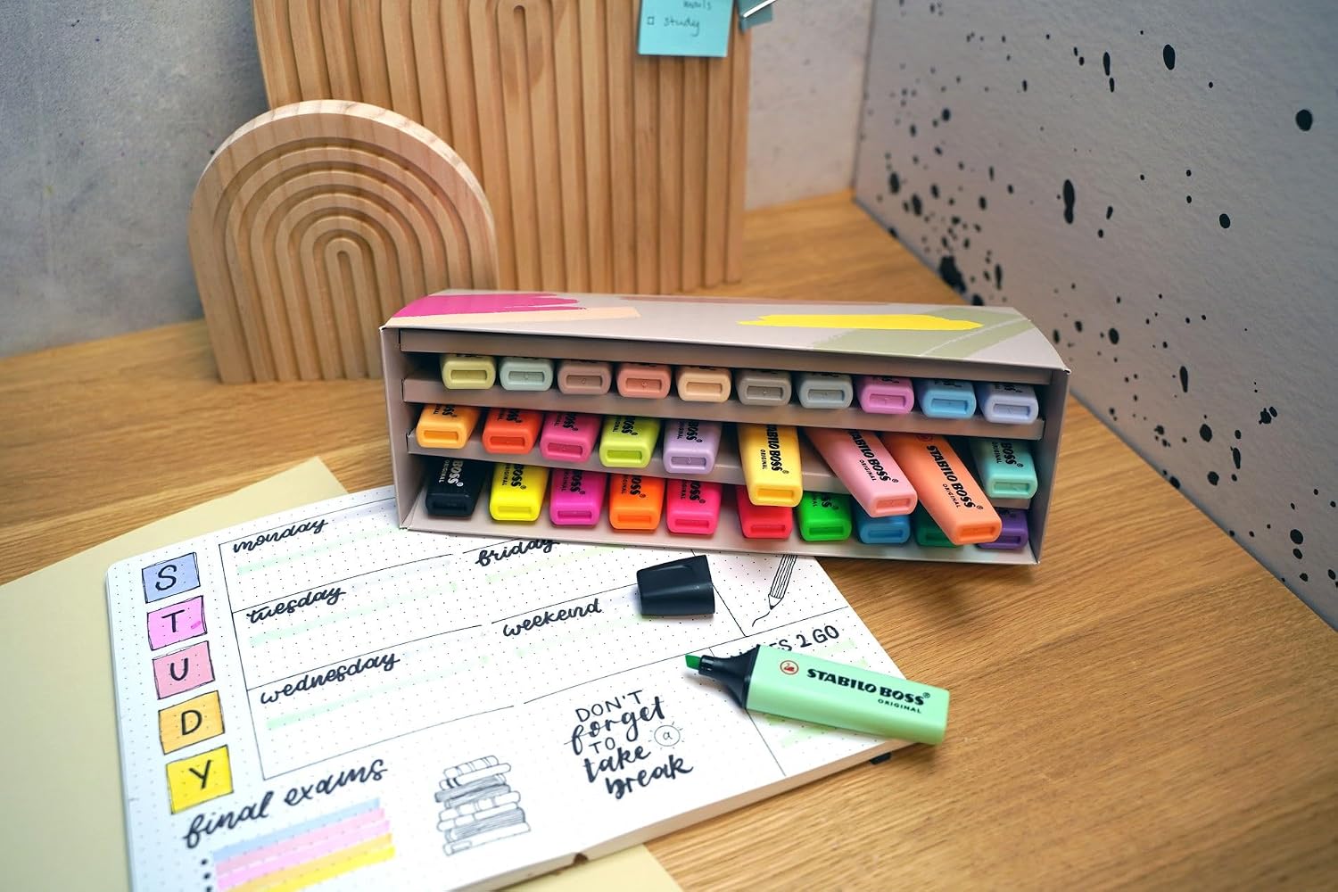 Thumbnail 6 de STABILO BOSS ORIGINAL 30er Textmarker-Set: Neon, Pastell, Naturtöne & Schwarz mit Stiftehalter