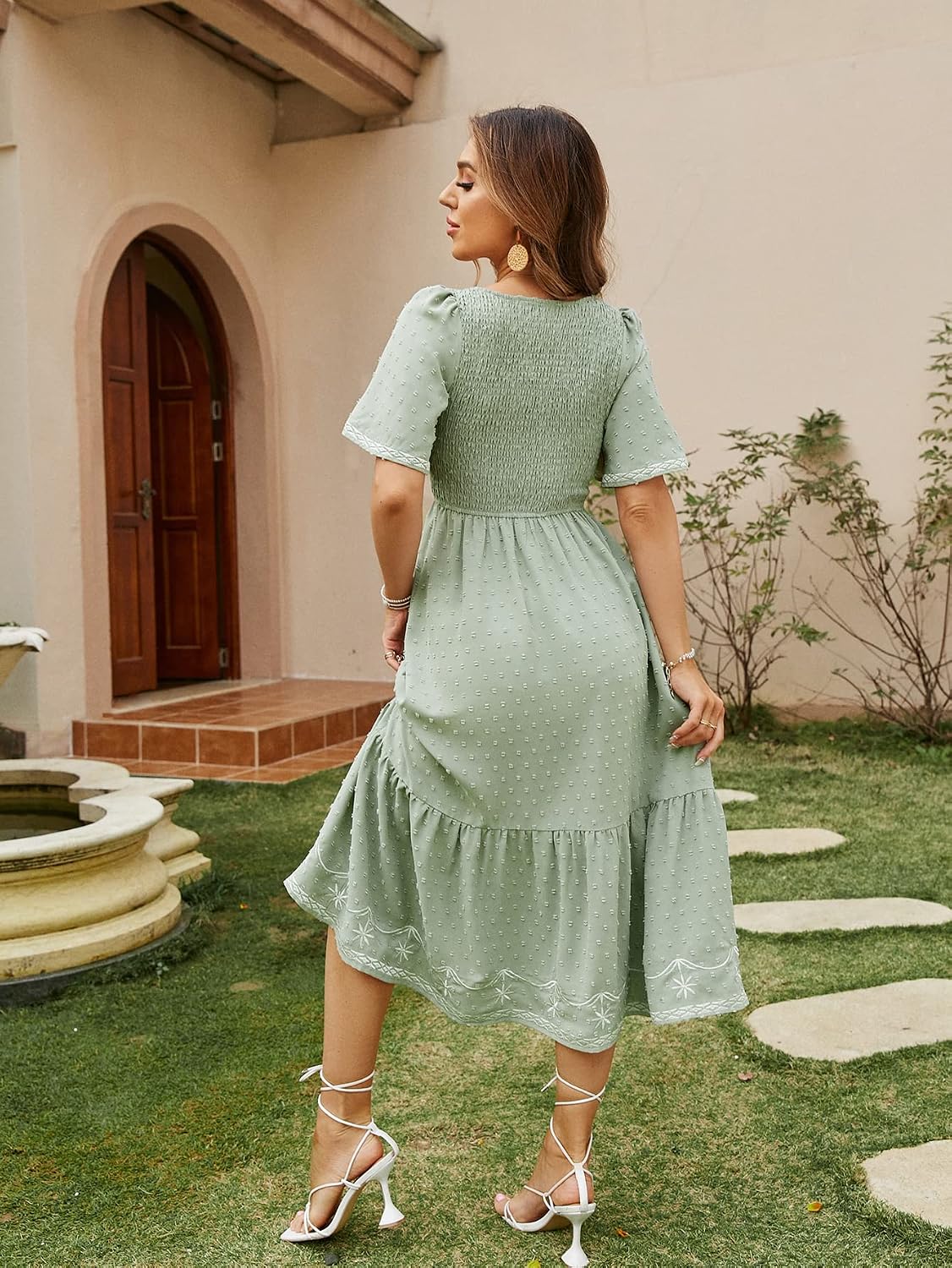 Thumbnail 4 de Glamaker Smocked Square Neck Maxi Dress