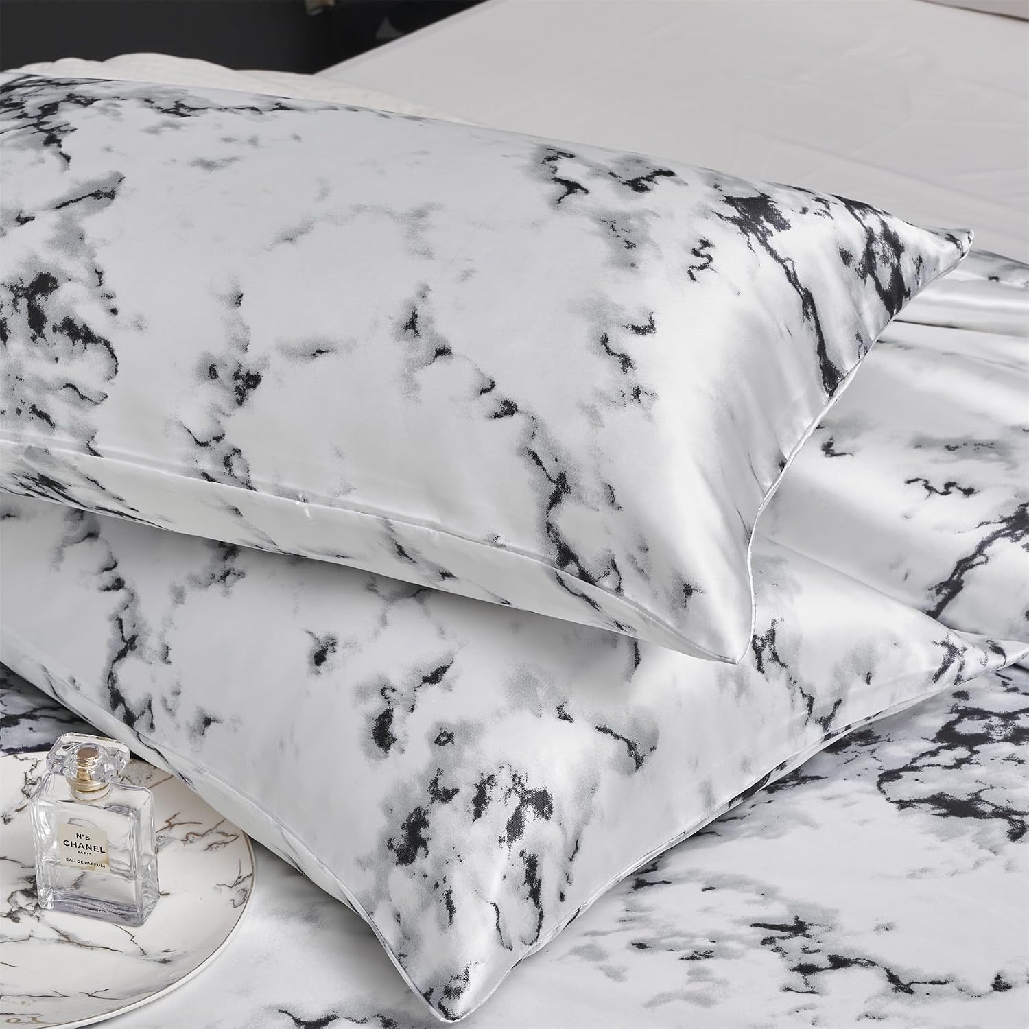 Detalle de Marmoriert Satin Bettwäsche Set 3-teilig 200x220 cm – Schwarz/Weiß, Glänzend, Reißverschluss