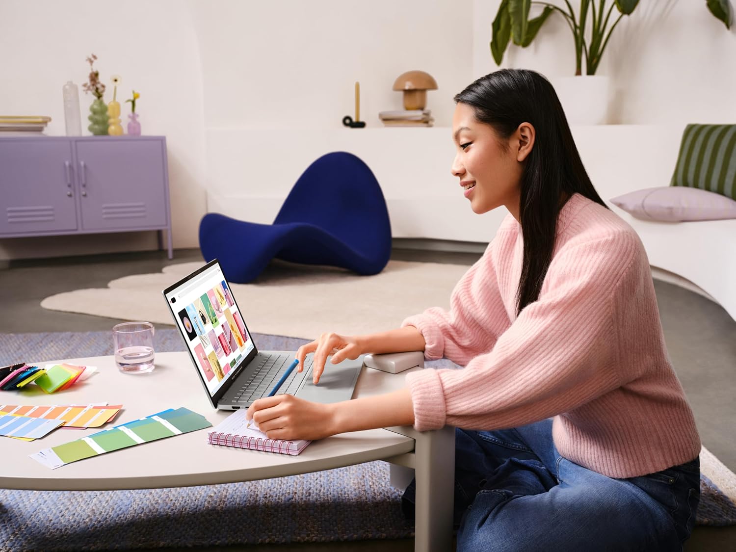Detalle 2 de ASUS Vivobook S 14 M5406KA#B0DPG333XZ: notebook in alluminio con display OLED da 14" e IA Copilot+
