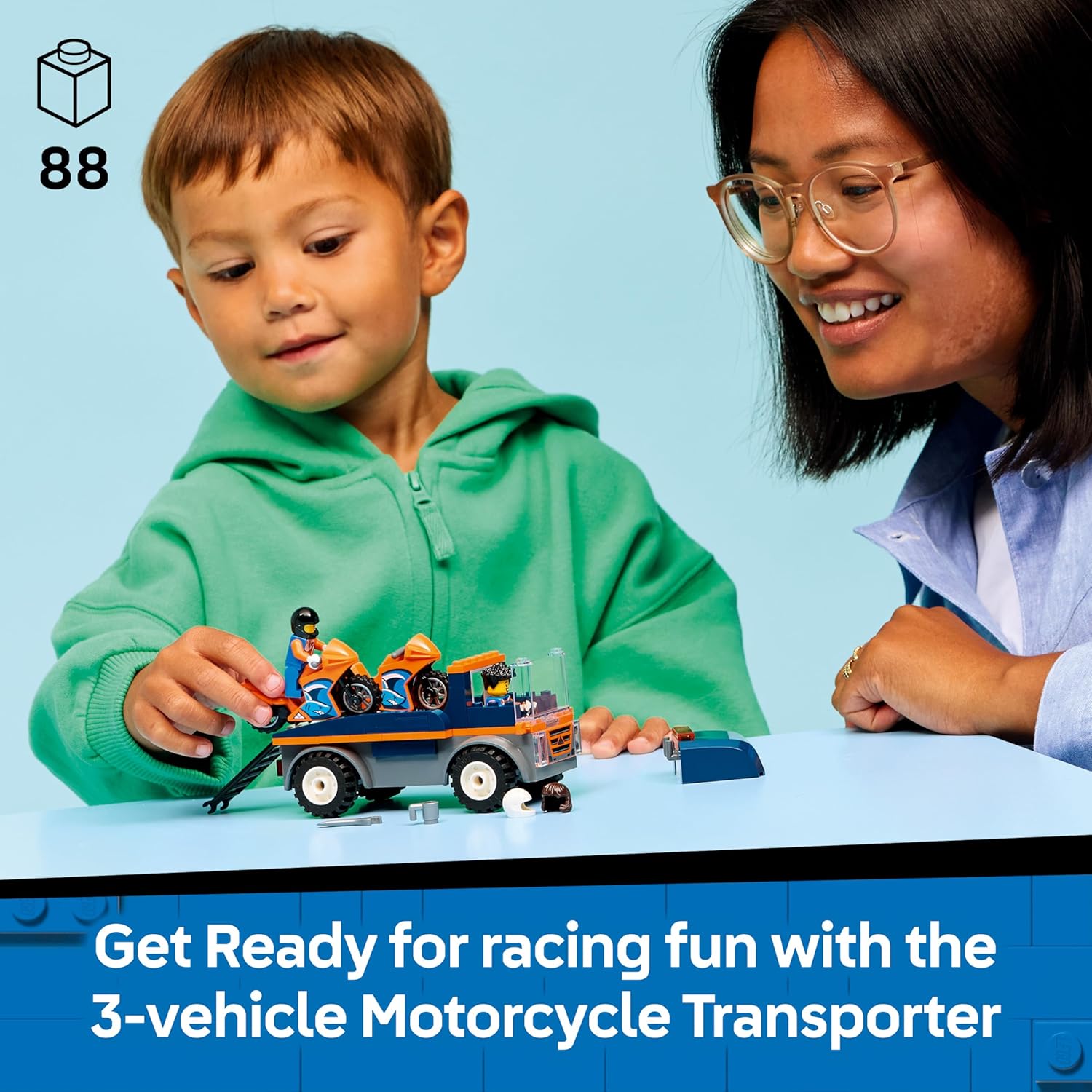 Detalle de LEGO City Motorcycle Transporter 60491 – Fine motor skills toy with flatbed truck, 2 motorbikes, 2 minifigures and ramp
