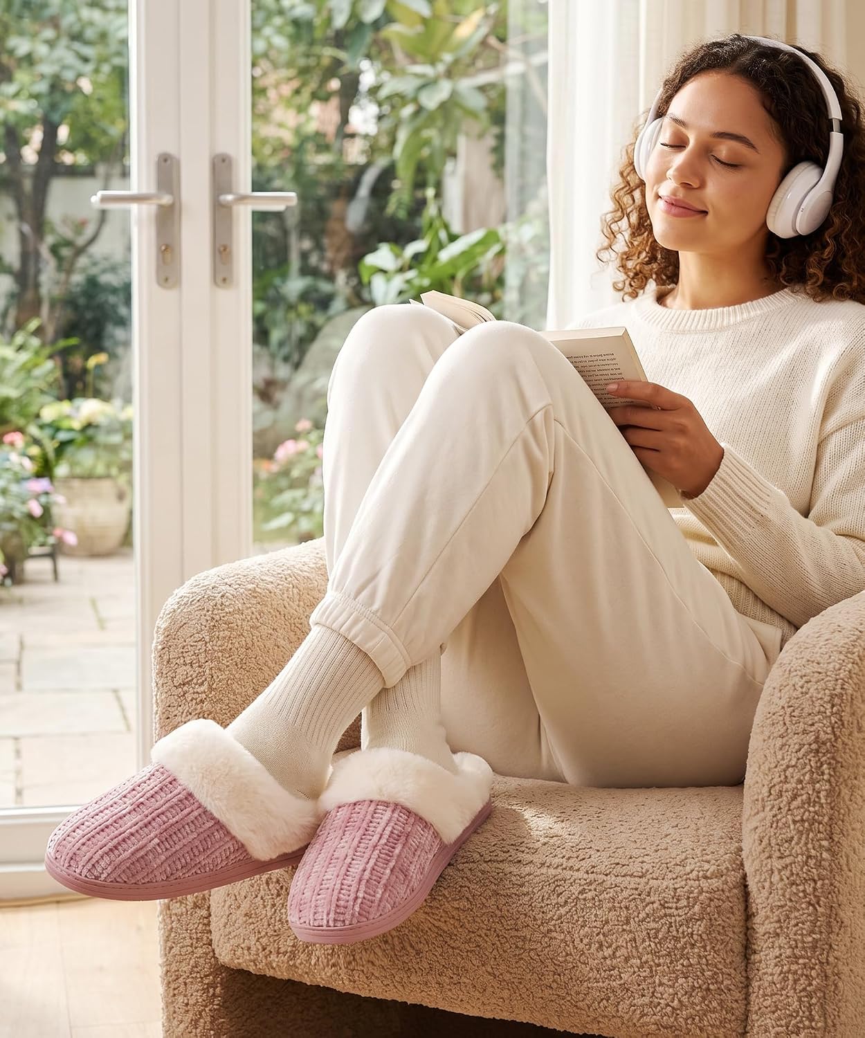 Detalle de Evshine Warm Knit House Slippers for Women with Memory Foam and Plush Lining
