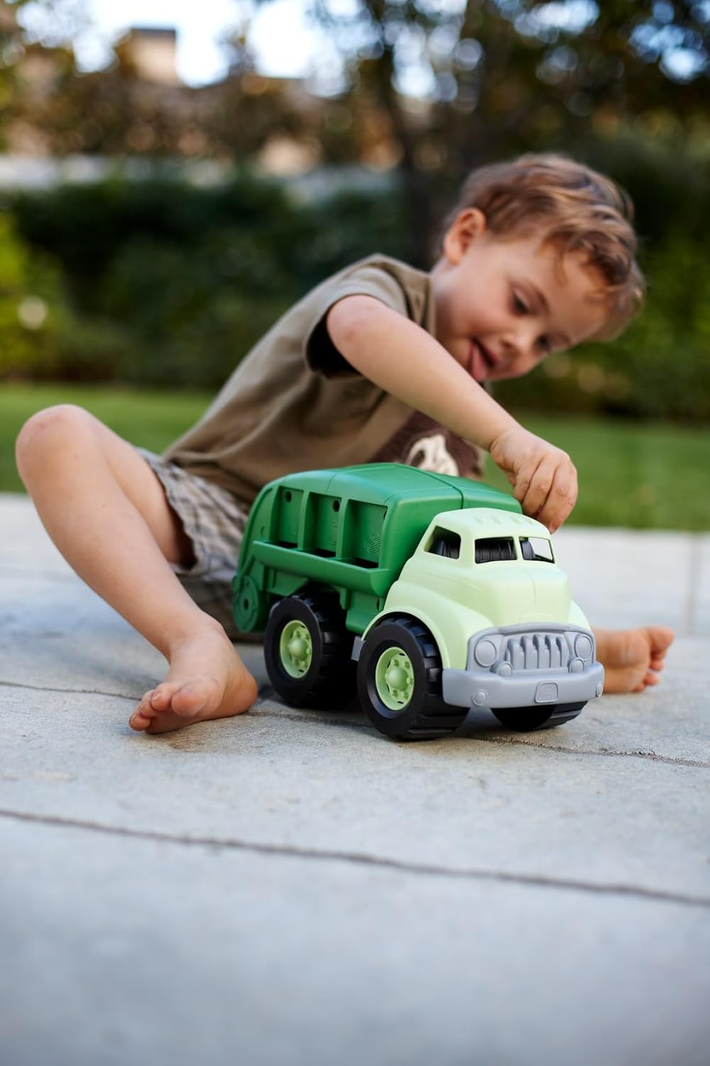 Detalle de Green Toys Recycling Truck toy for motor skills ๐
