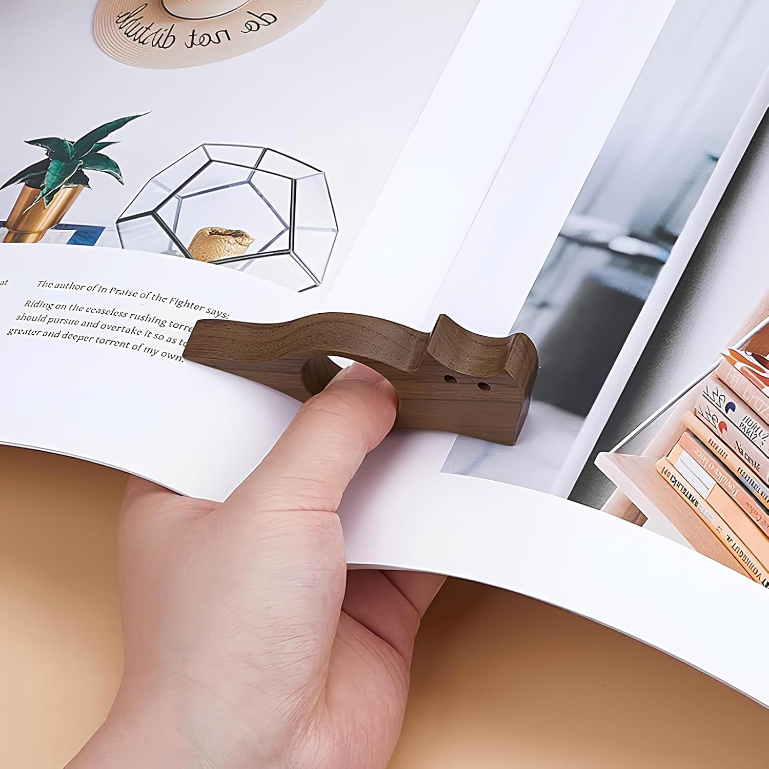 Detalle de THETAG Katze Buchseitenhalter aus Holz – Book Page Holder mit Daumenloch