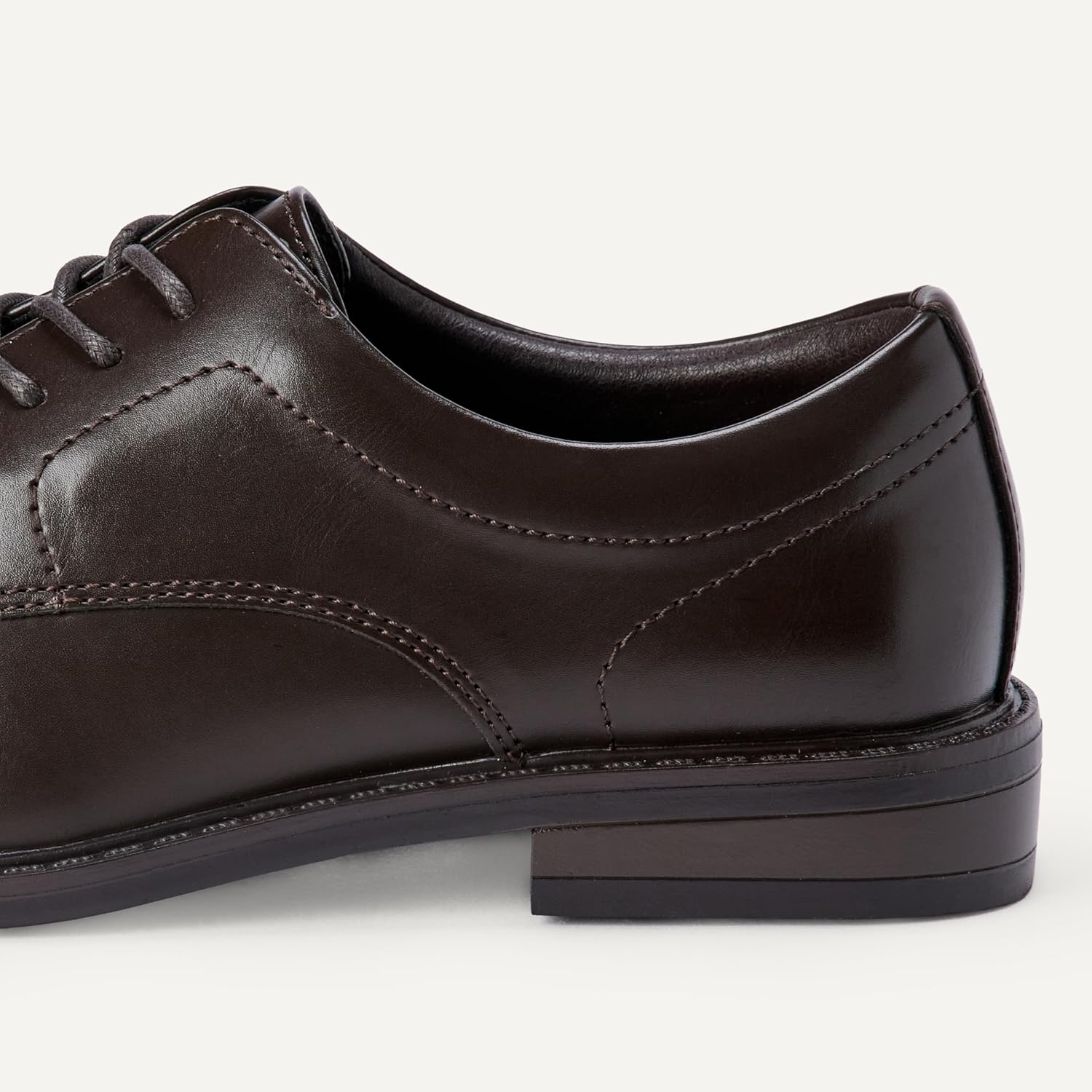 Thumbnail 4 de Amazon Essentials Boys' Lace-Up Derby Dress Shoes