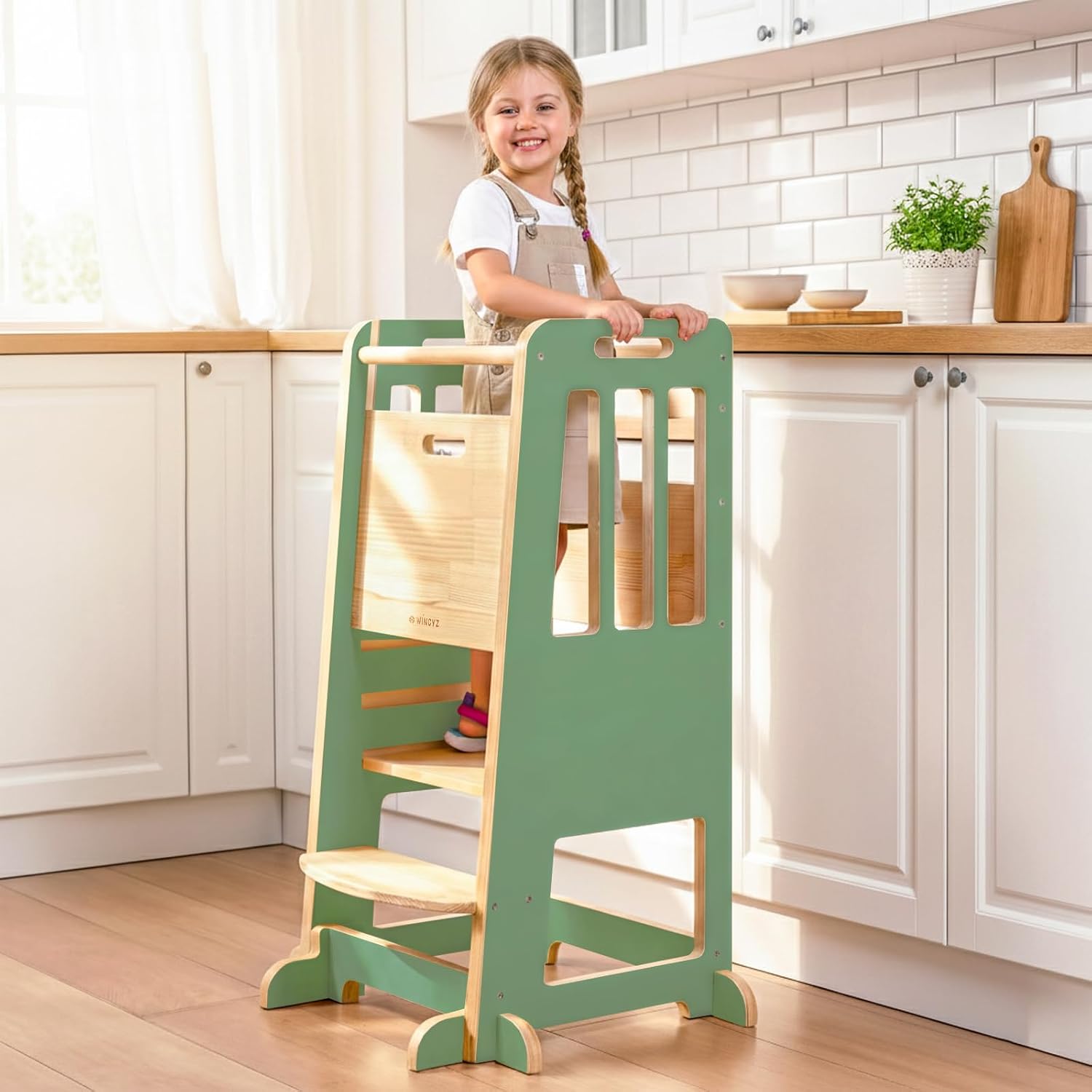 Detalle de WINGYZ Toddler Tower in Natural Wood