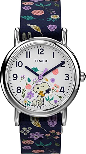 Detalle de Timex Weekender TW2V45900 – Orologio quarzo con quadrante bianco e cinturino floreale blu, 31 mm