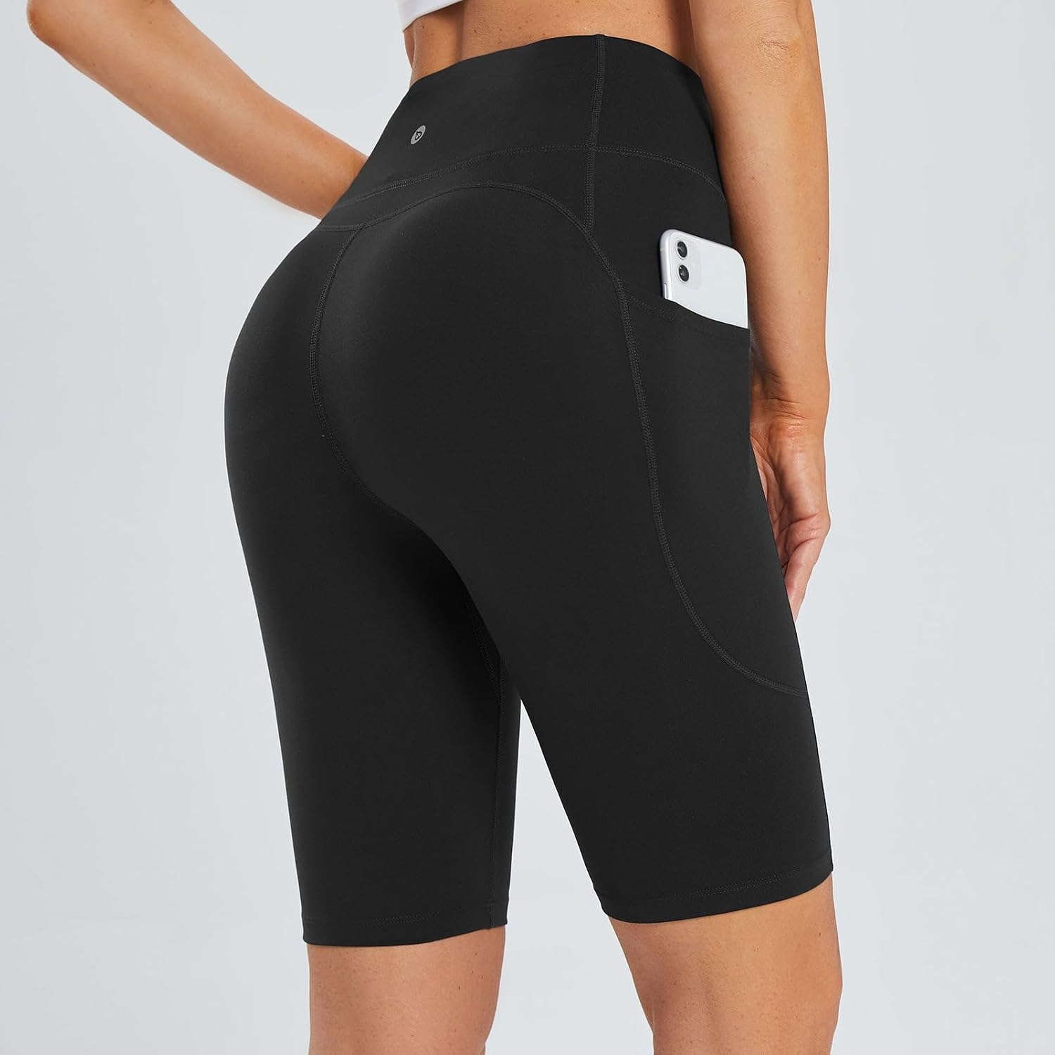 Detalle de BALEAF Women's 10" Running Shorts with Pockets: Knee-Length, High-Waisted Biker Short Trousers