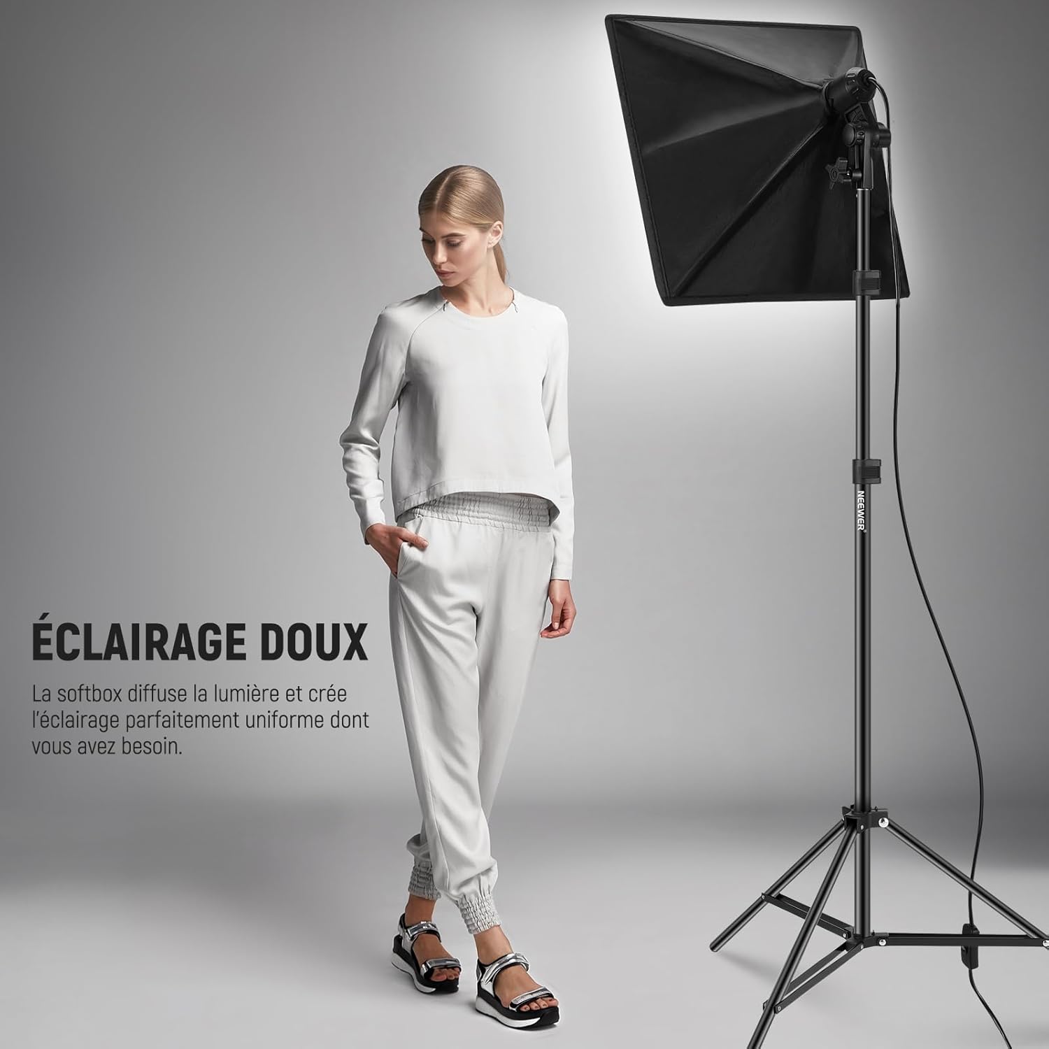 Thumbnail 4 de Kit d’éclairage NEEWER NK300 : softbox 60x60 cm, ampoule LED 5700K E27 et support 210 cm