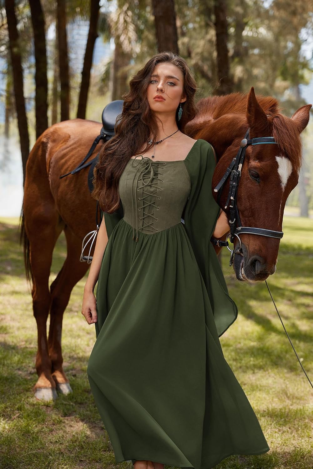 Thumbnail 6 de Scarlet Darkness Renaissance Costume: Women Pirate Dress with Pockets