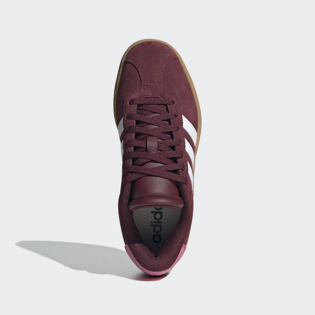 Detalle 2 de Zapatilla VL Court Bold de Adidas, estilo Burgundy para perfil urbano