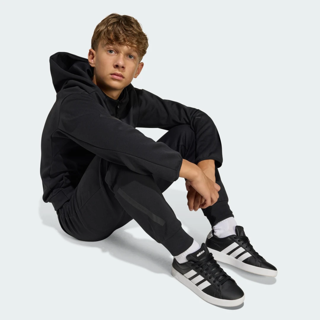 Detalle de adidas Z.N.E. Tapered-Leg pantalón deportivo