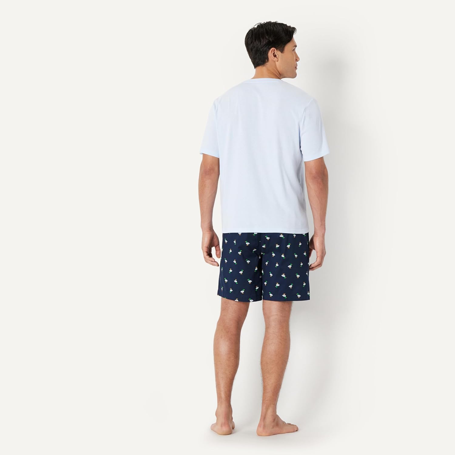 Thumbnail 2 de Amazon Essentials Herren Pyjama-Set aus T-Shirt und Relaxed-Fit-Shorts, Baumwoll-Stretch-Popeline
