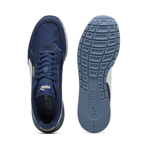 Detalle de PUMA Sneaker Unisex St Runner V4 NL: stile sportivo e comfort con tomaia in nylon e detailing in pelle scamosciata