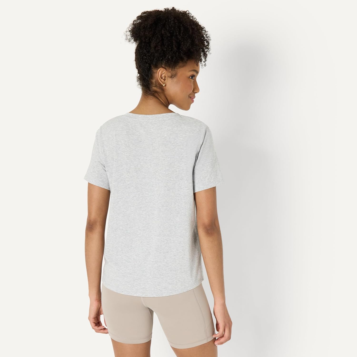 Thumbnail 1 de Amazon Essentials Damen Active Soft Cotton Leichtes Yoga-Workout-T-Shirt mit V-Ausschnitt und kurzen Ärmeln – Relaxed Fit