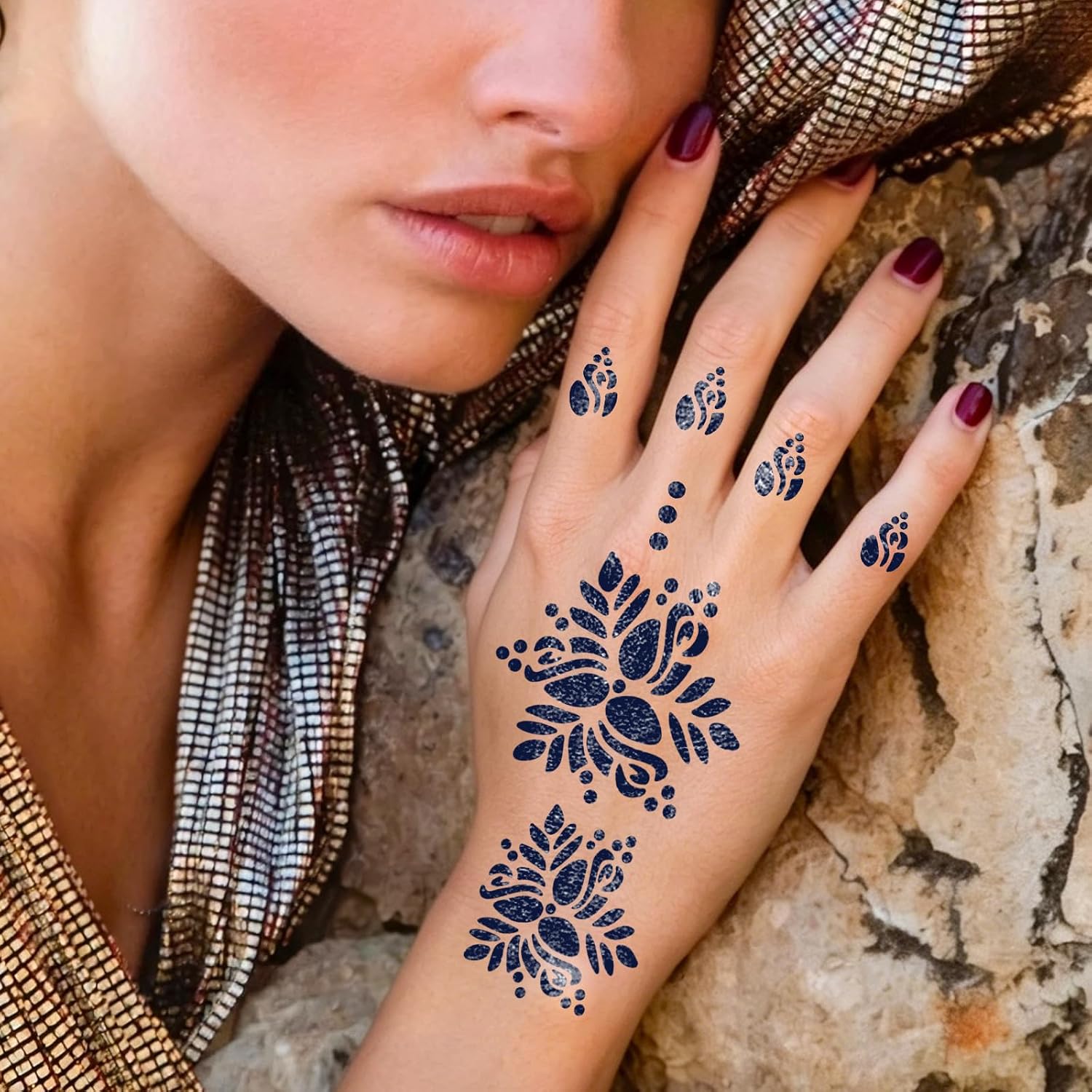 Detalle de RAZET 20 Blatt Henna Tattoo Schablonen Set – Selbstklebende Mehndi-Vorlagen für Handflächen & Finger
