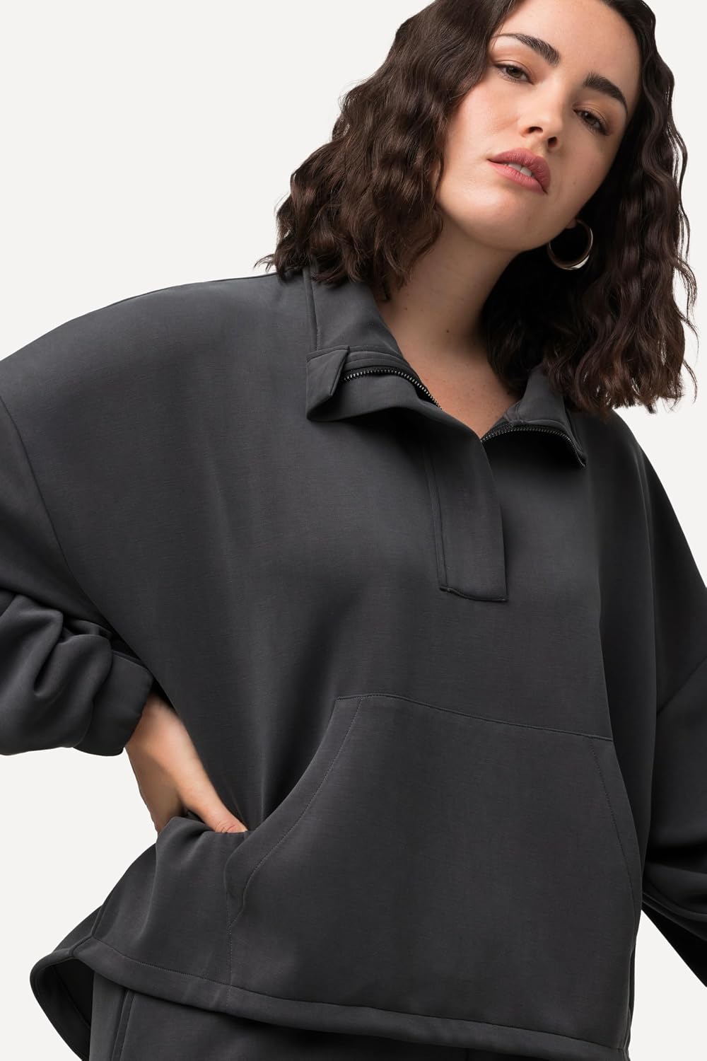 Detalle 2 de Ulla Popken Felpa dal Taglio Oversize con Collo Alto e Maniche Lunghe 820347