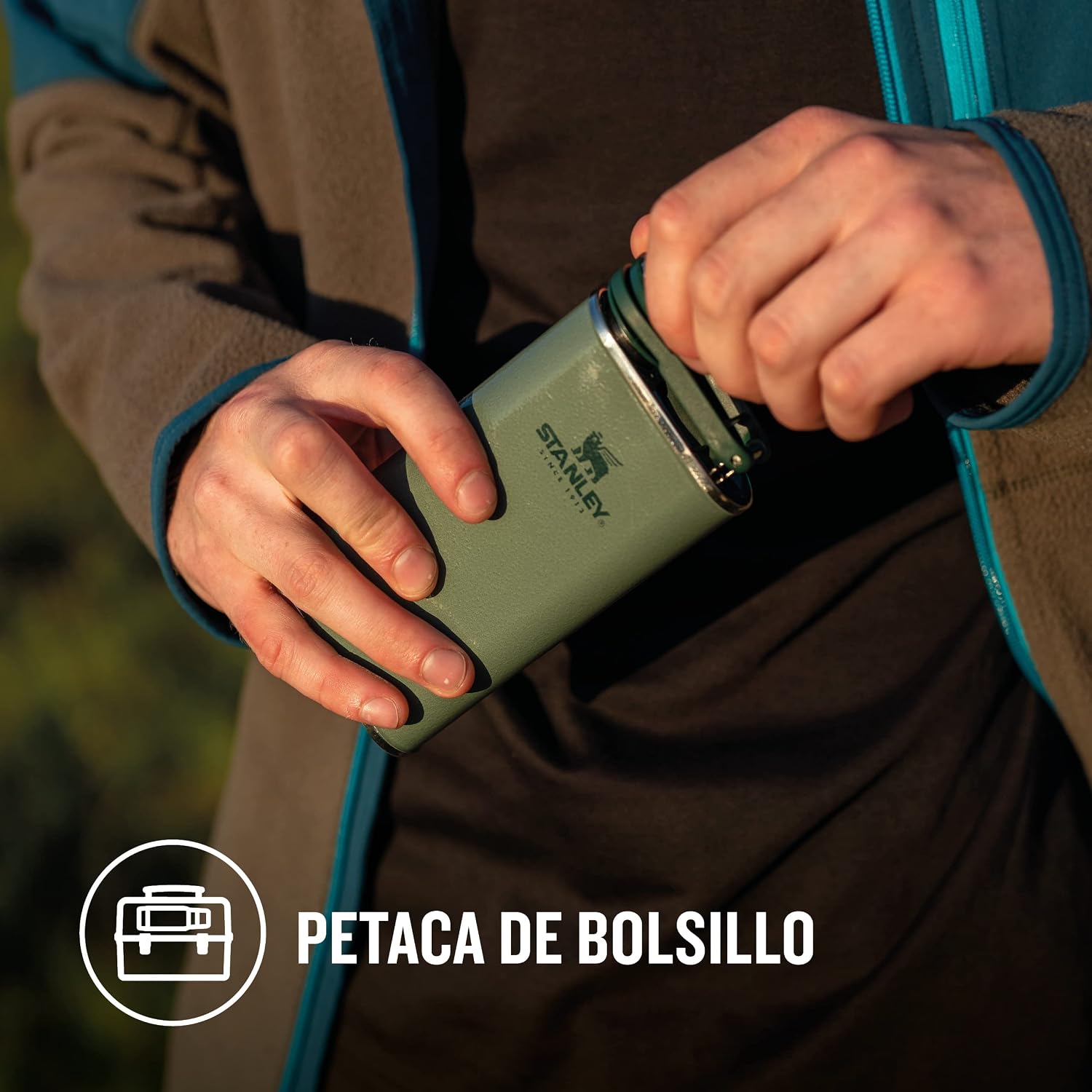 Detalle de Stanley Classic Petaca Acero Inox. Boca Ancha 0.23L 🥃