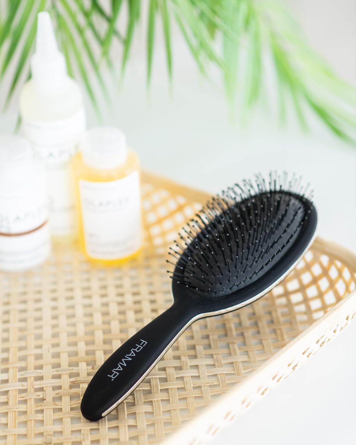 Detalle 2 de Framar Detangling Brush for Curly Hair – Wet and Dry Detangler (Red/Black)