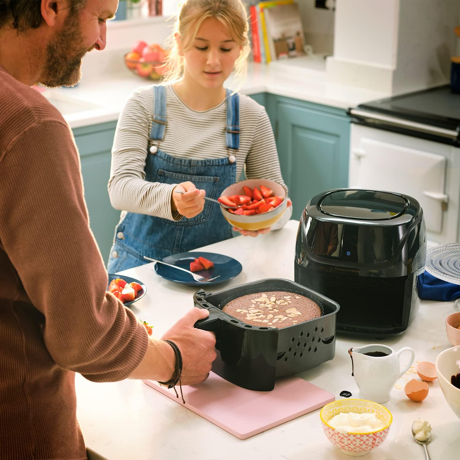 Detalle 2 de Russell Hobbs 4L Rapid Digital Air Fryer: Practical, Energy-Saving Frying with 7 Cooking Functions