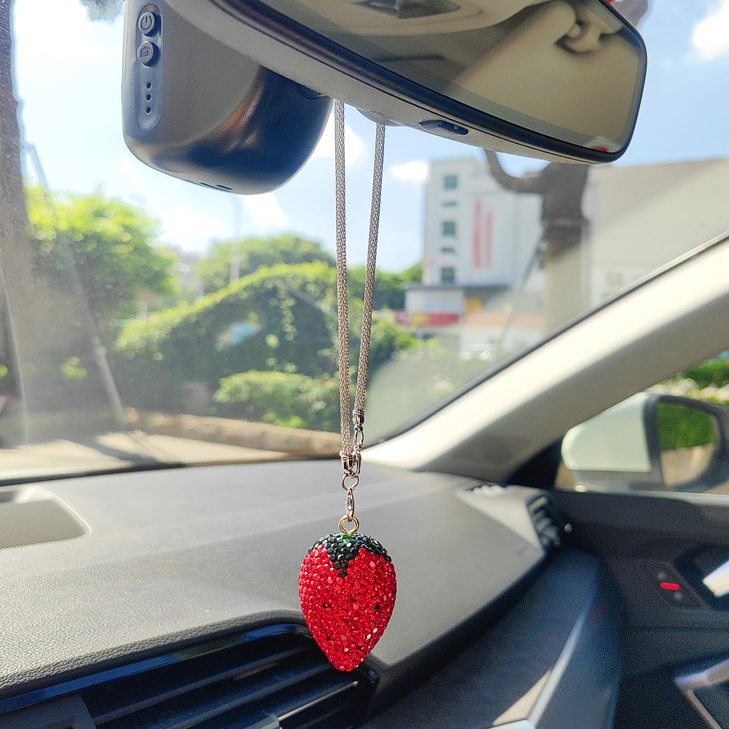Detalle de Strawberry Rearview Mirror Charm with Rhinestones