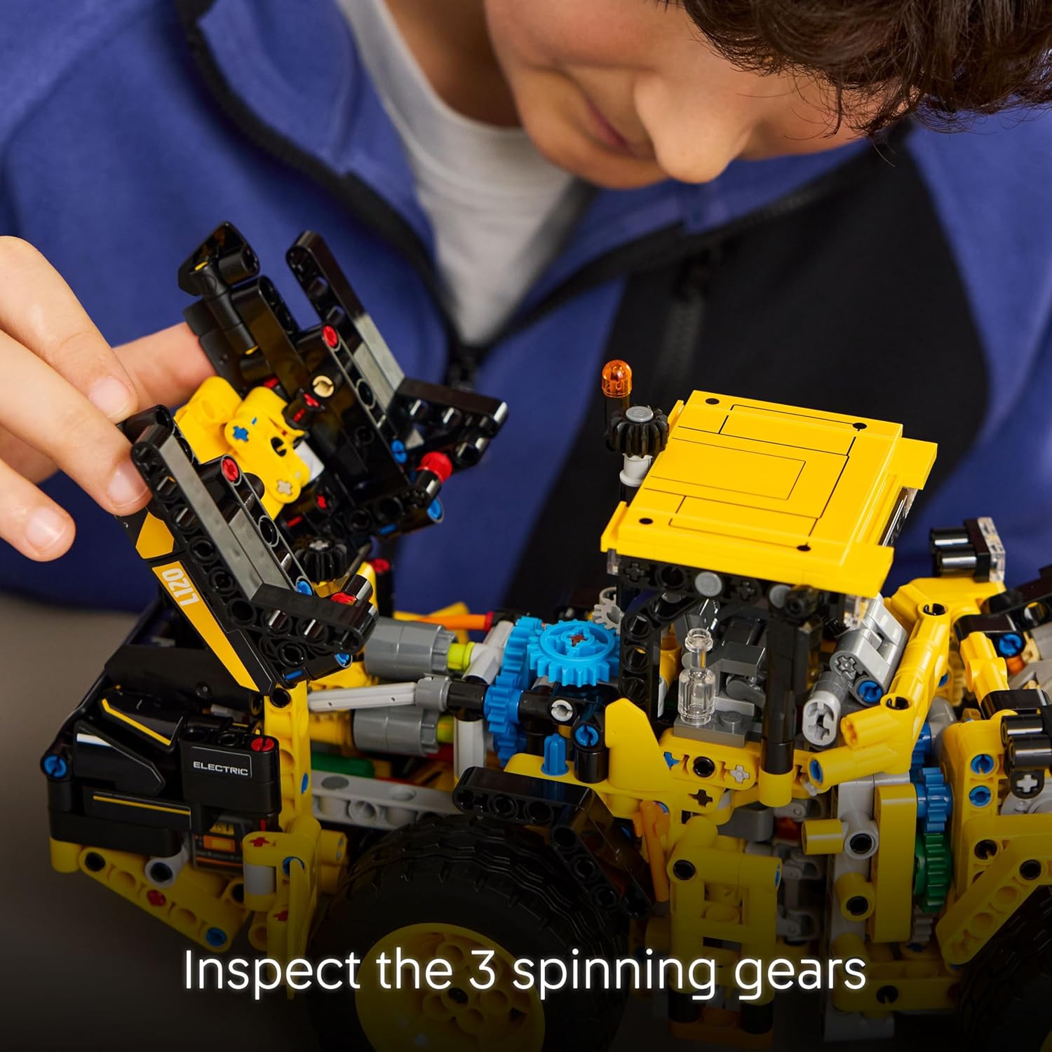 Thumbnail 4 de LEGO Technic Volvo L120 Electric Wheel Loader (42209): A Thoughtful Builders' Challenge