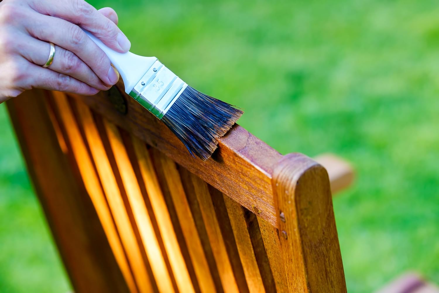 Detalle 2 de XYLAZEL Aceite Teca 2.5L 🌿 Protege y embellece madera