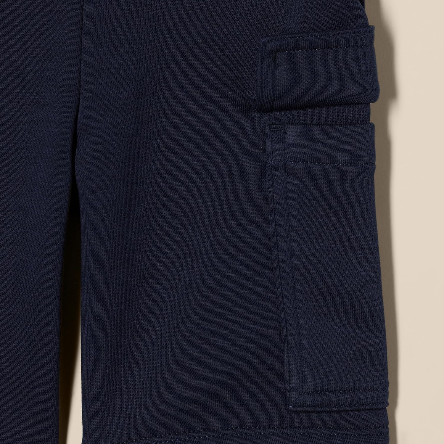 Thumbnail 5 de Amazon Essentials Jungen Cargo-Sweat-Shorts aus Frottee (Relaxed Fit) für aktive Tage