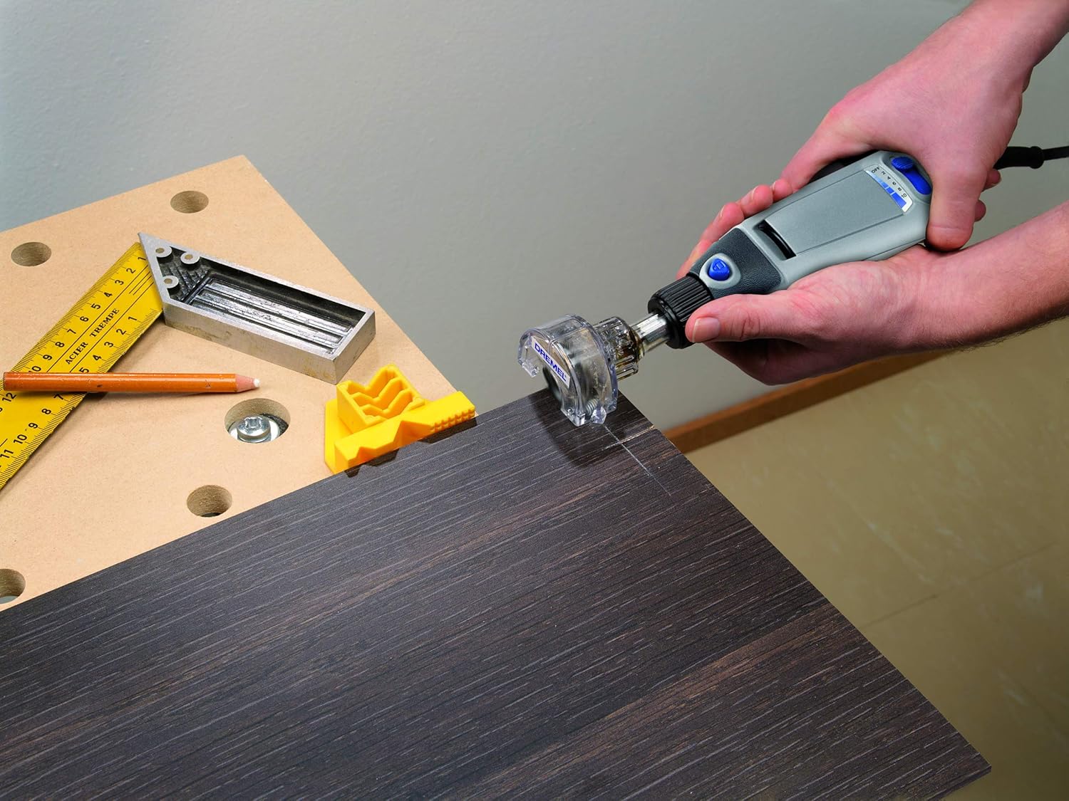 Thumbnail 2 de Dremel 670 Mini Saw Attachment – Circular Saw for Rotary Multi Tool