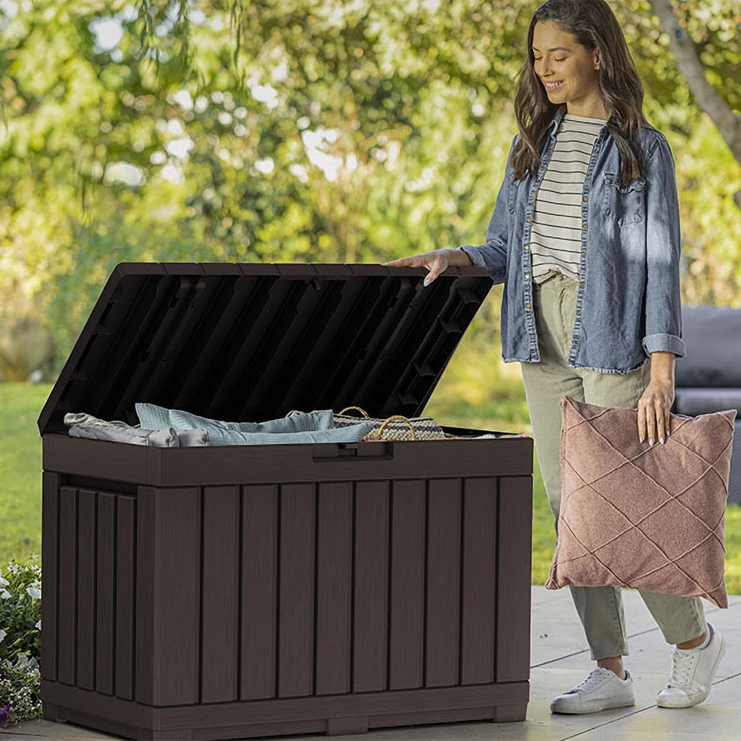 Thumbnail 5 de Keter Kentwood 190L Outdoor Resin Garden Storage Box – Brown with Weatherproof Wood-Effect Panels