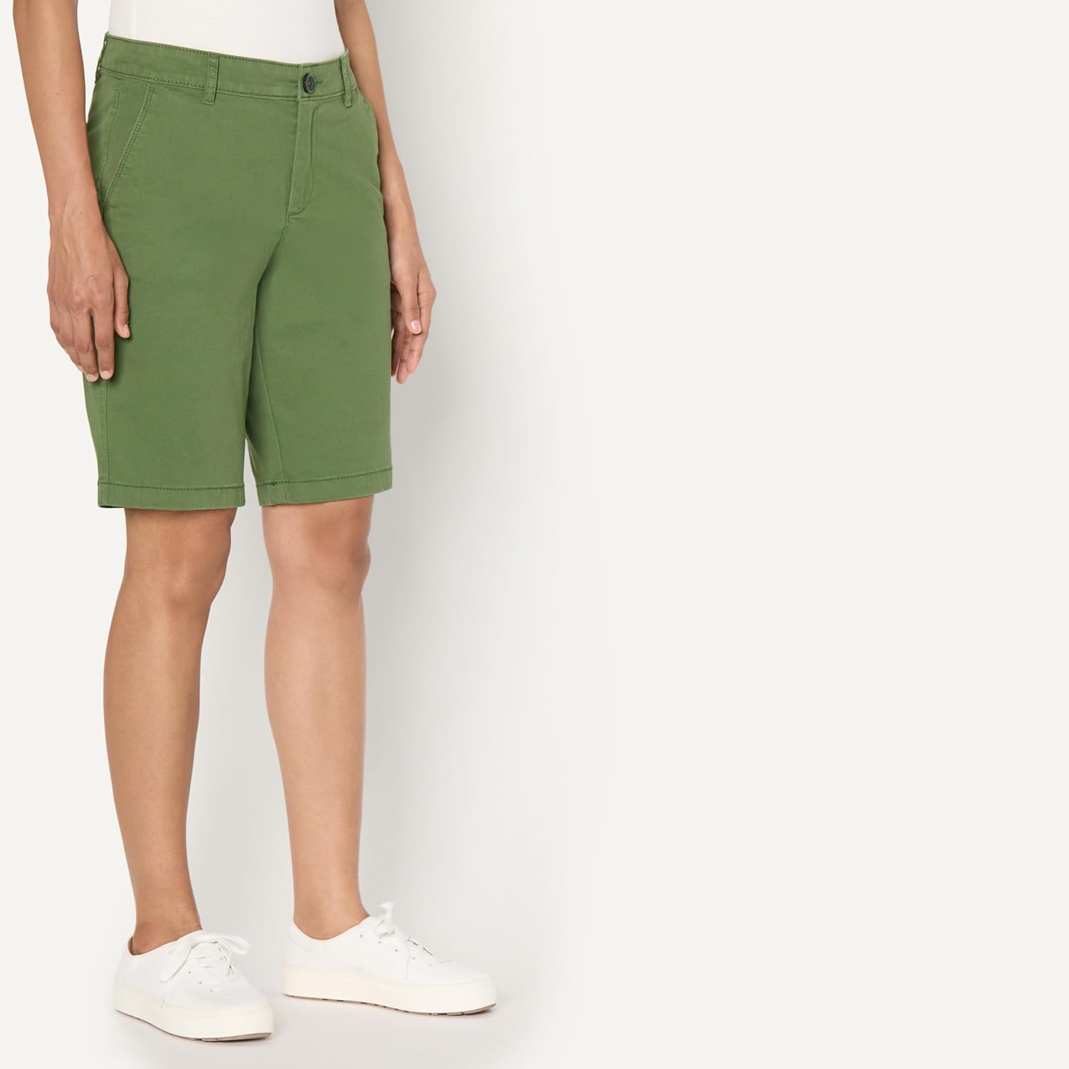 Thumbnail 1 de Amazon Essentials Damen Khakifarbene Bermudashorts mit mittlerer Leibhöhe und 25 cm Schrittlänge