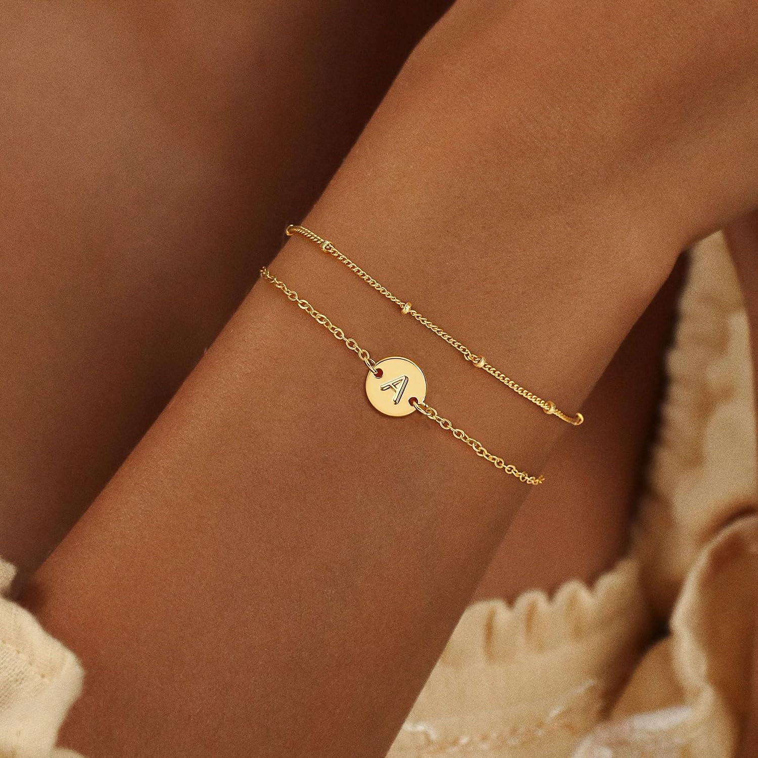 Detalle 2 de RMMD Armband Damen Gold Silber – personalisierte Initialen, 18K vergoldet