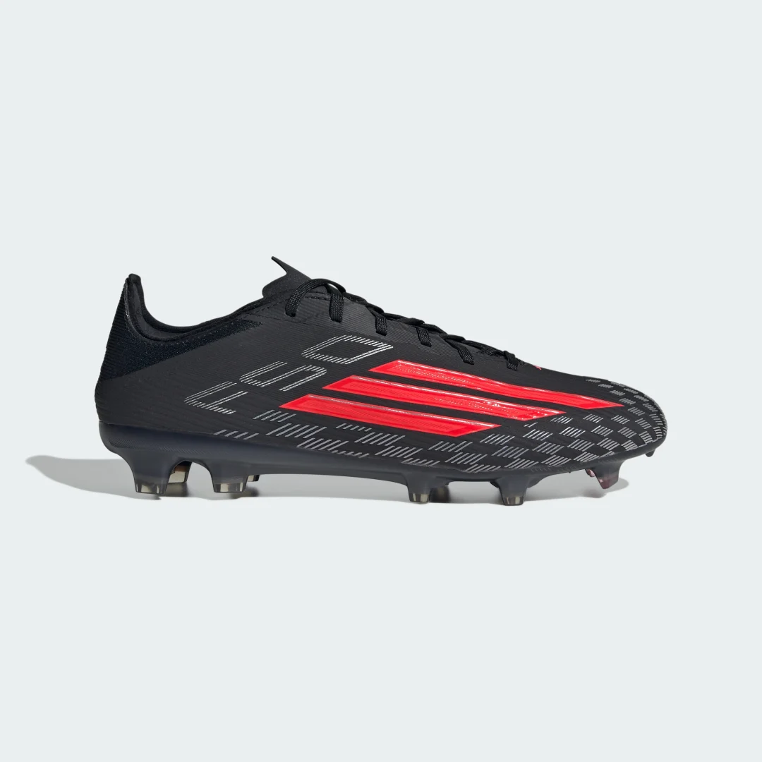Detalle de Bota de fútbol F50 PRO para césped natural seco de Adidas