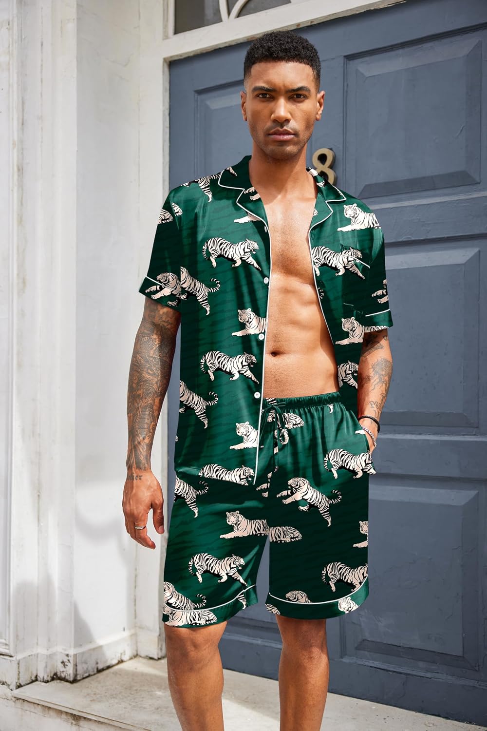 Thumbnail 1 de Ekouaer Men's Silk Satin Pyjama Set, Short-Sleeve Button-Up Shirt and Shorts
