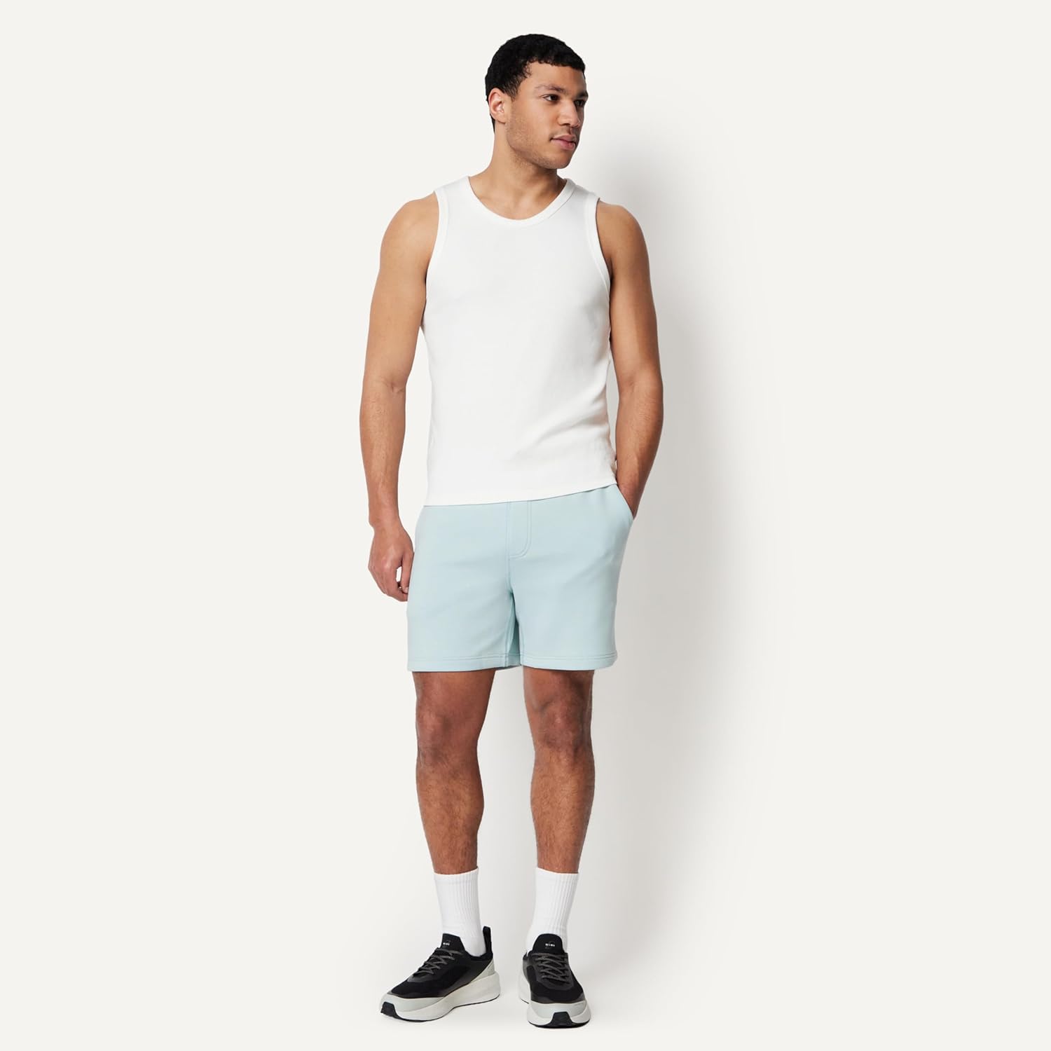 Thumbnail 4 de Amazon Essentials Men’s Athletic Regular Fit 7" Lounge & Workout Gym Shorts