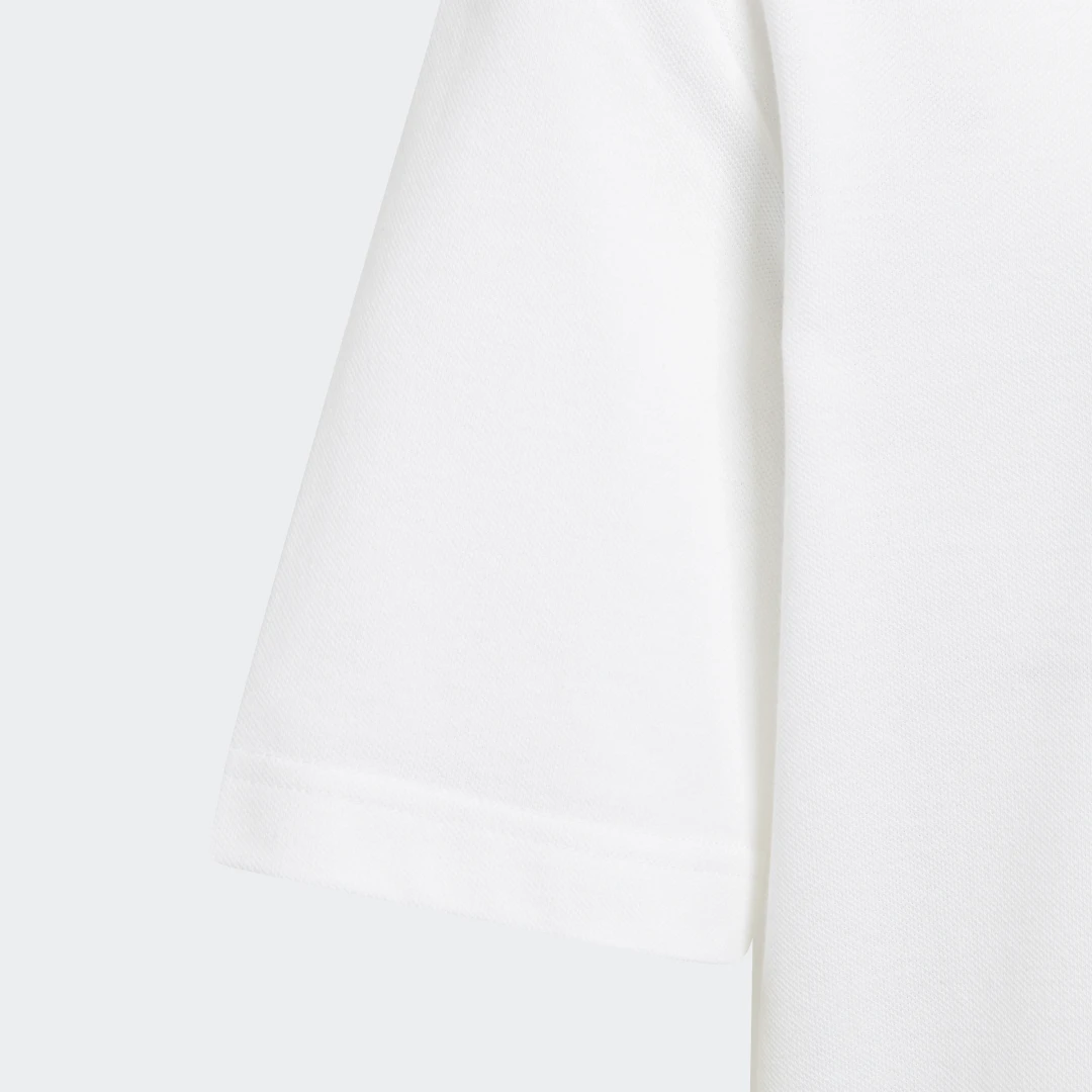 Detalle 2 de Camiseta Future Icons Logo Piqué de Adidas en blanco