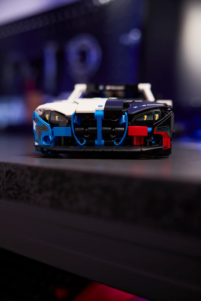 Thumbnail 7 de LEGO Technic BMW M4 GT3 EVO Rennwagen 42226 – Detailverliebte Technik zum Zusammenbauen