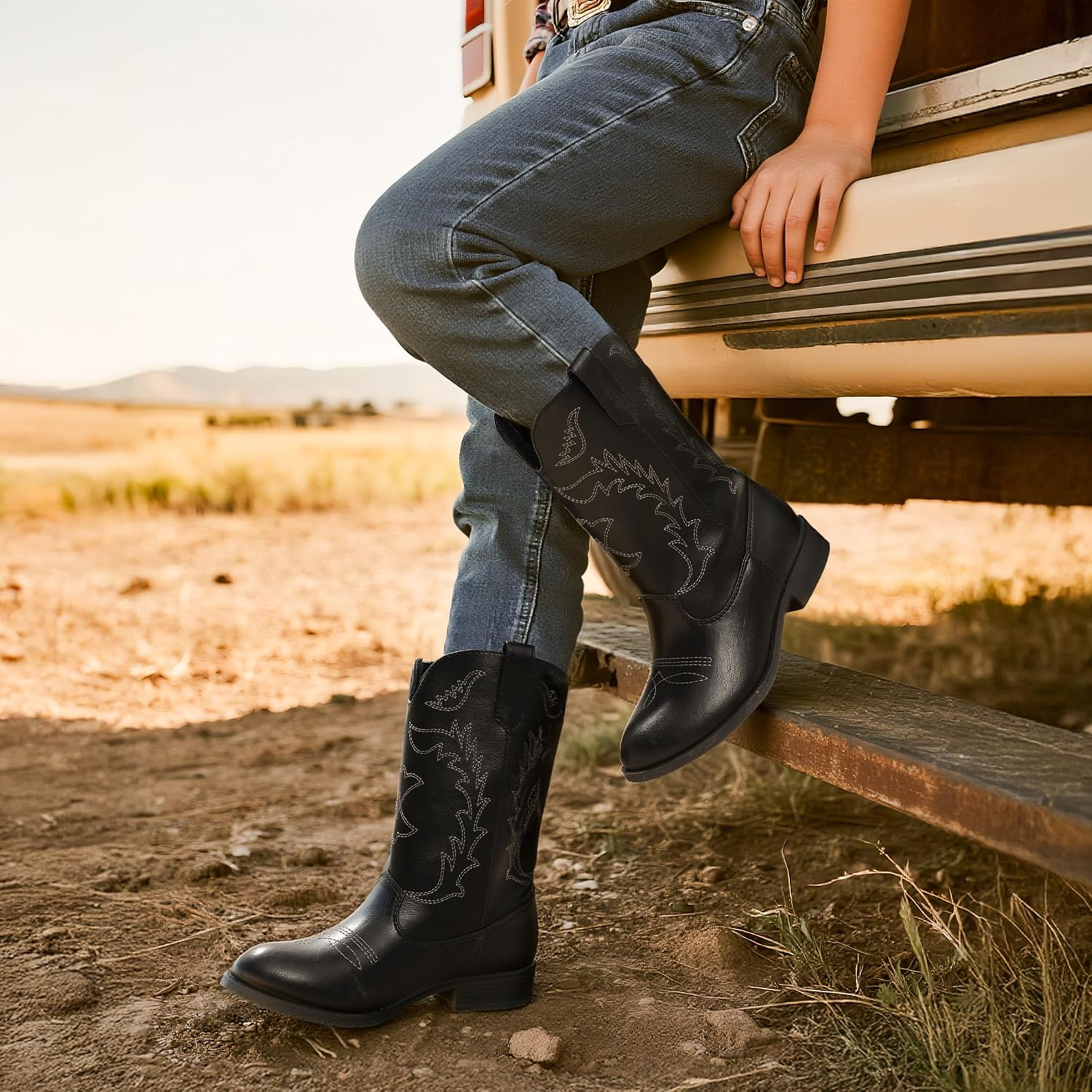 Detalle de DREAM PAIRS Kids' Western Boots, Mid-Calf