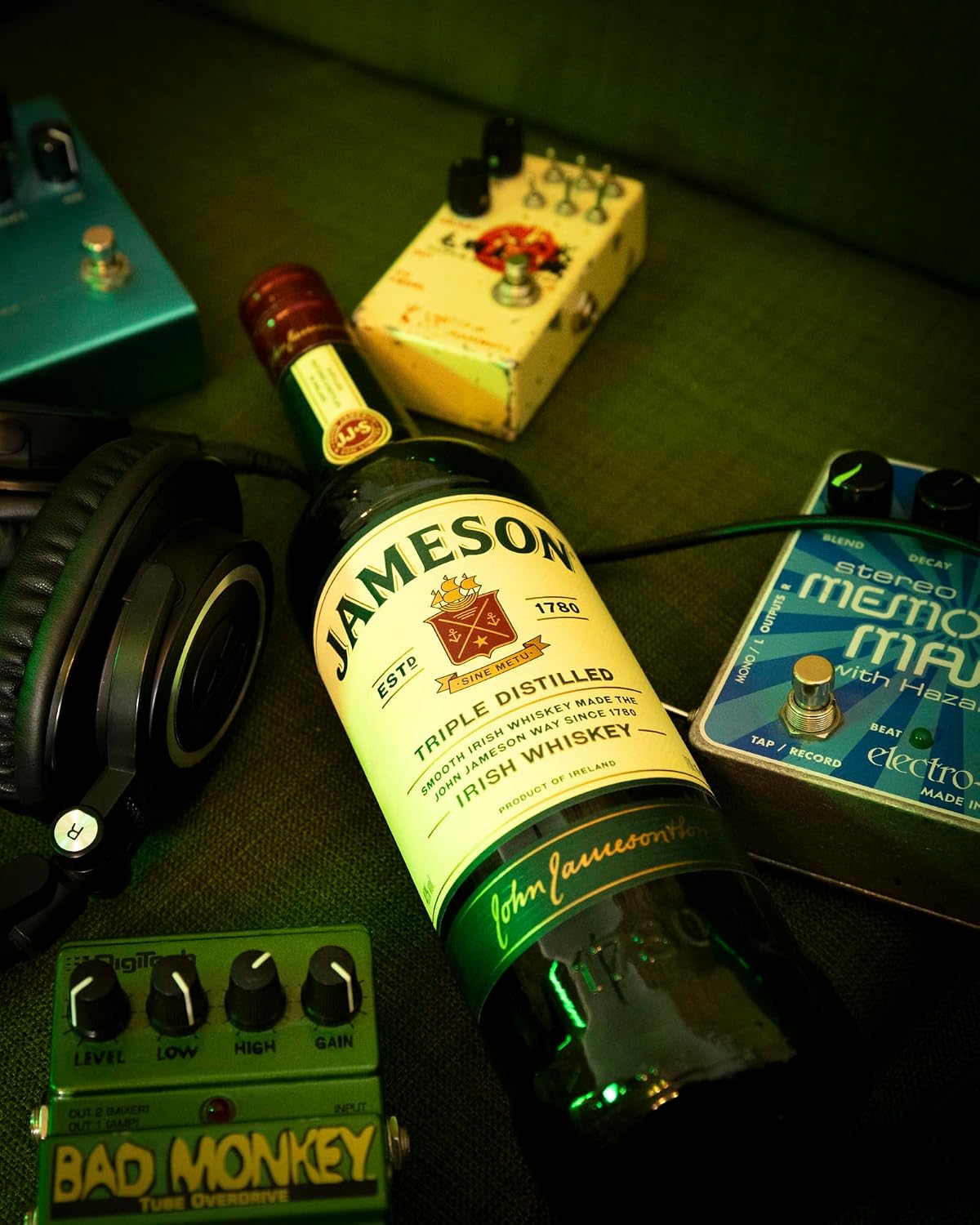 Detalle 2 de Jameson Irish Whiskey – Blended Irish Whiskey, 0,7 l, 40% vol.
